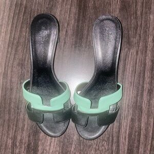 HERMÈS Signature H Black and “Tiffany” Green Sandals